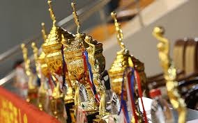 棋牌高阶：解析“憋七（活牌）”中的阻碍逻辑——如何优雅地卡住对手的关键牌。（棋牌进阶指南：从“憋七（活牌）”看封堵策略——如何从容卡断对手的要牌）